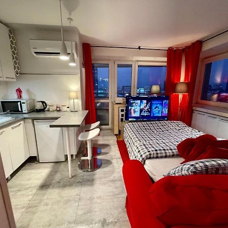Love Metro Wifi 300Mbs 65'Tv Netflix Hbo Appletv+ Warsawa Bagian luar foto