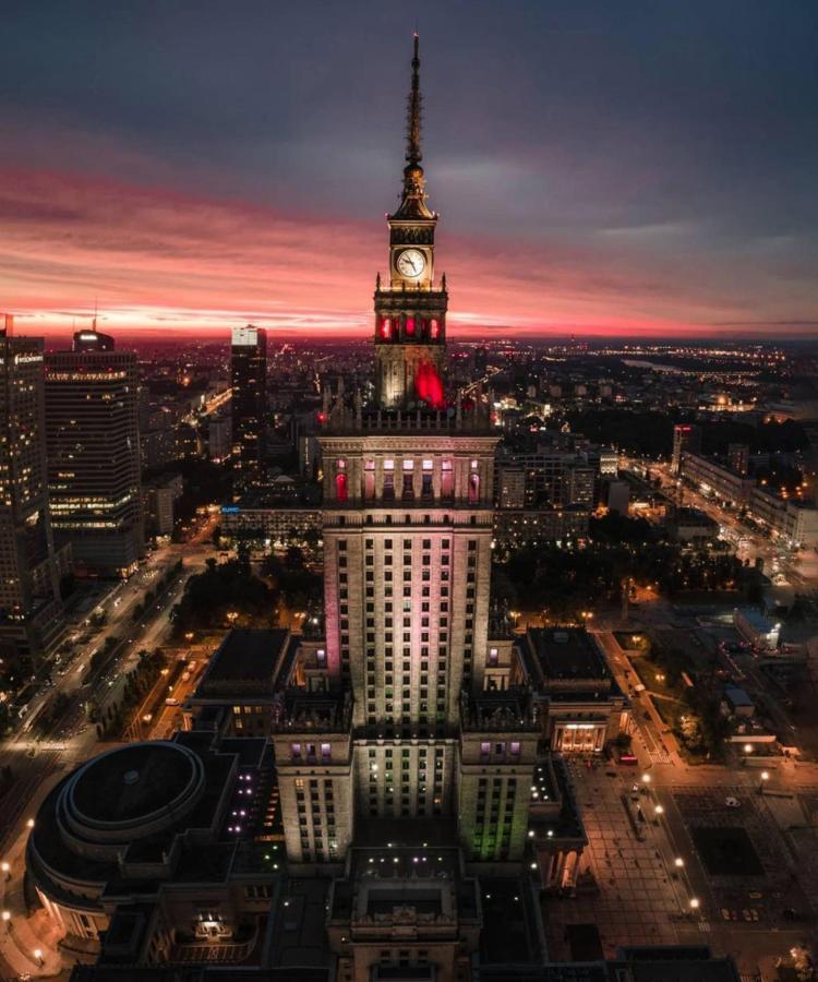 Love Metro Wifi 300Mbs 65'Tv Netflix Hbo Appletv+ Warsawa Bagian luar foto