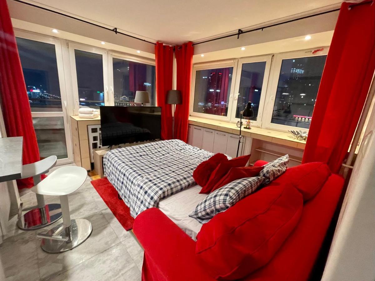 Love Metro Wifi 300Mbs 65'Tv Netflix Hbo Appletv+ Warsawa Bagian luar foto