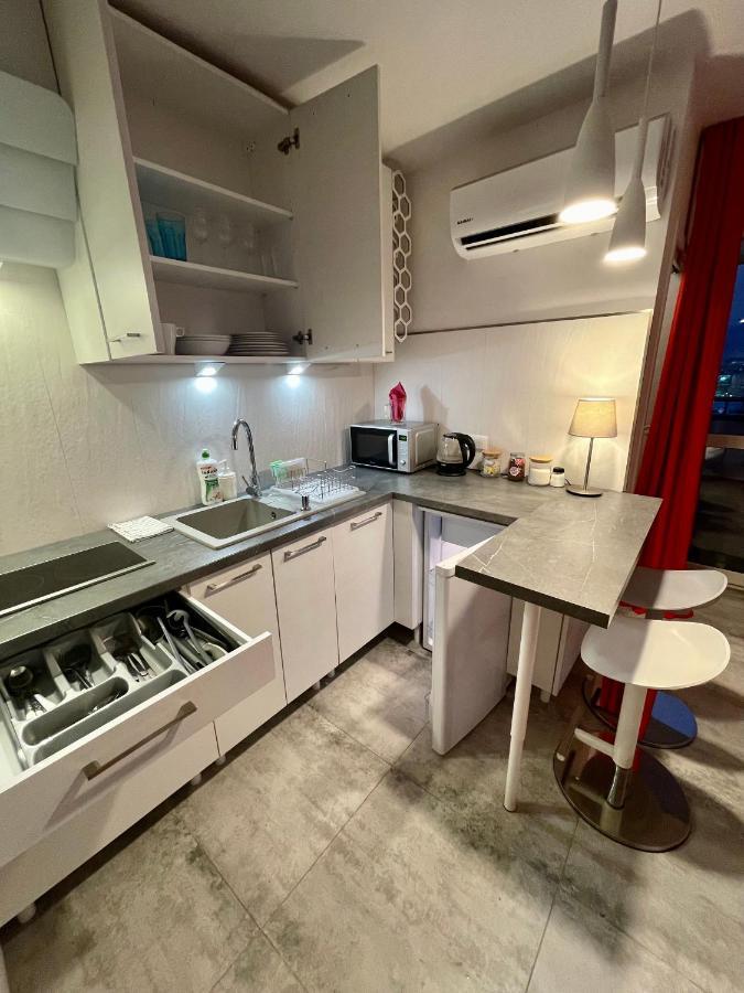 Love Metro Wifi 300Mbs 65'Tv Netflix Hbo Appletv+ Warsawa Bagian luar foto